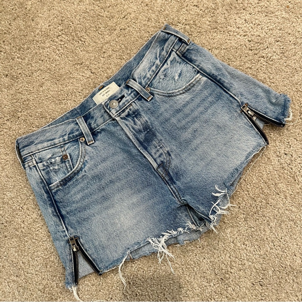 Levi’s Altered 507 Blue Denim Cutoff Shorts with Zipper Accents Size W 27